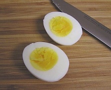 Желток яйца вреден для здоровья